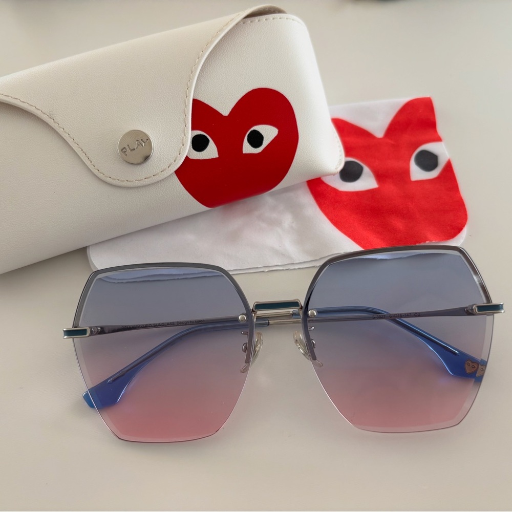 SOLD CDG play
